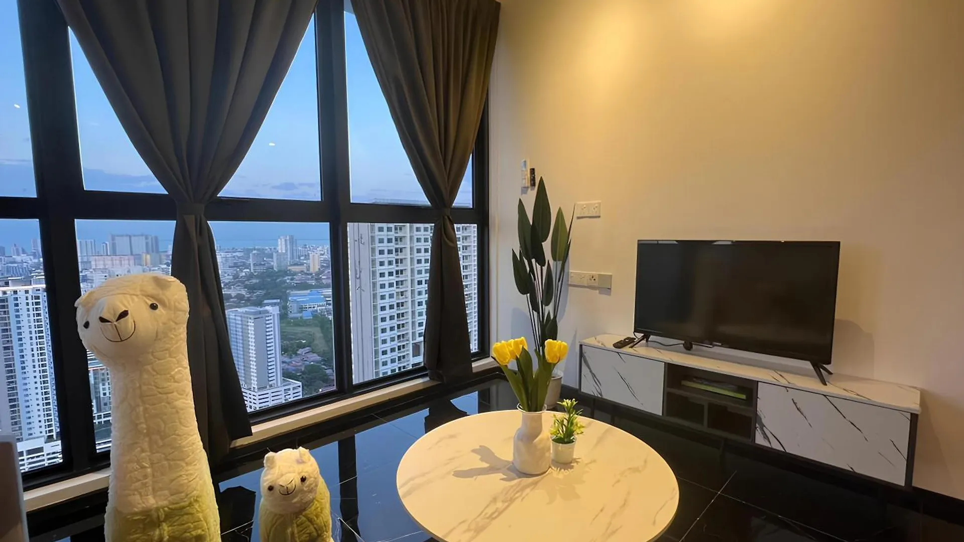 Urban Suites L L 6Pax 2R2B L Seaview &Cityview L Georgetown Jelutong Apartment