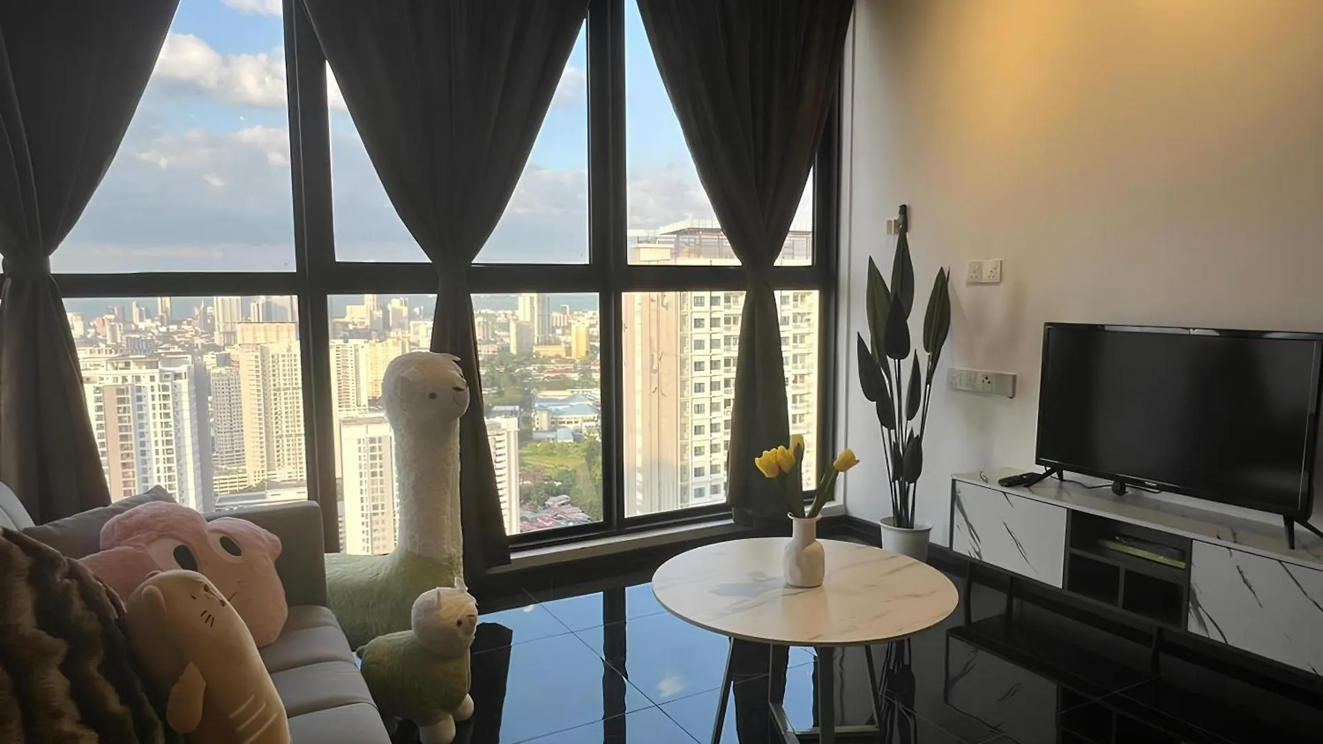 Apartment Urban Suites L L 6Pax 2R2B L Seaview &Cityview L Georgetown Jelutong