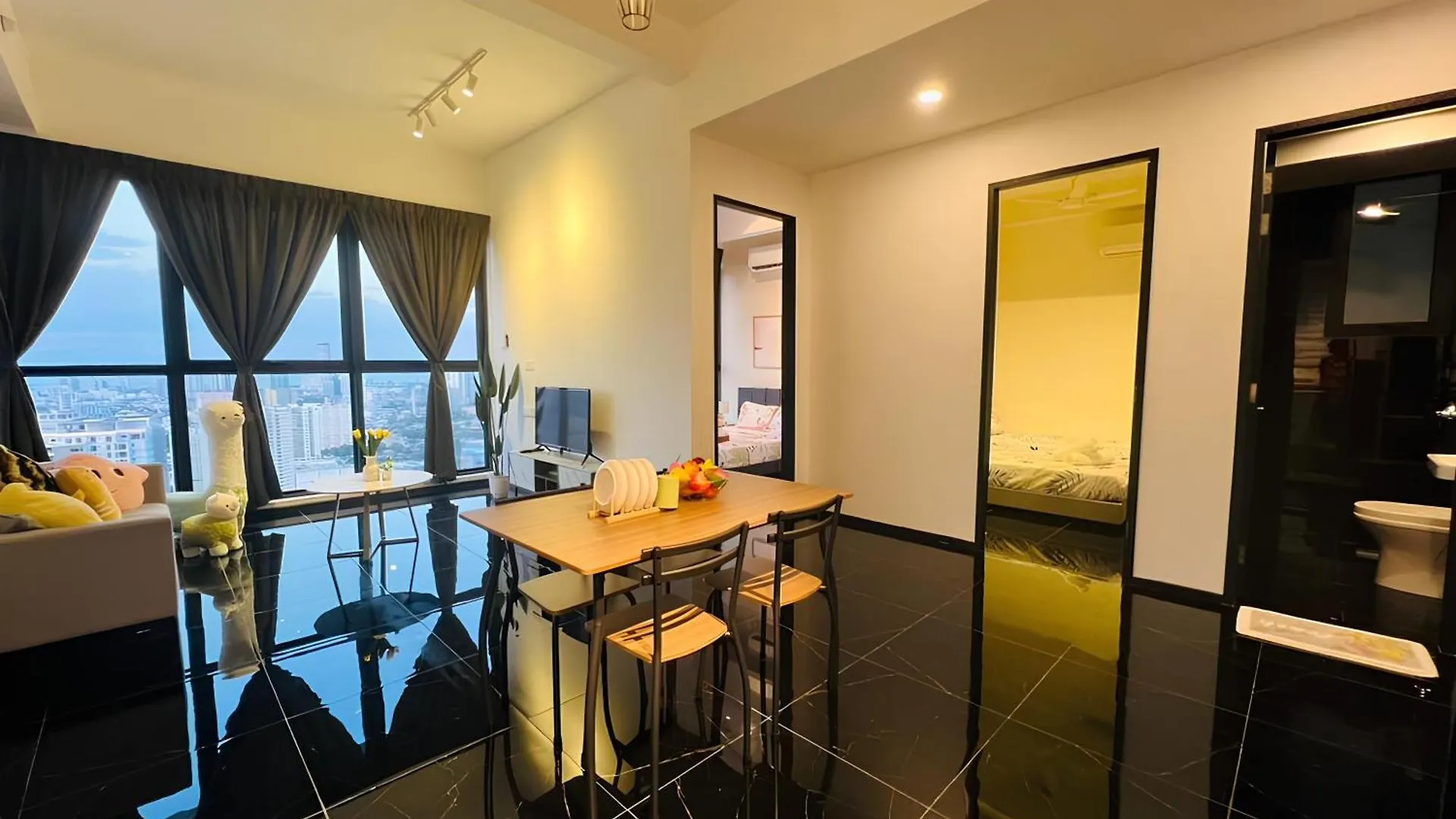 Urban Suites L L 6Pax 2R2B L Seaview &Cityview L Georgetown Jelutong Apartment