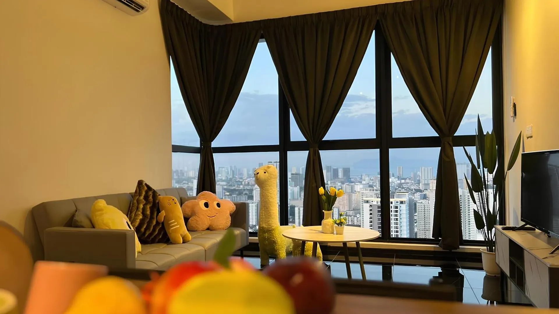 Apartment Urban Suites L L 6Pax 2R2B L Seaview &Cityview L Georgetown Jelutong