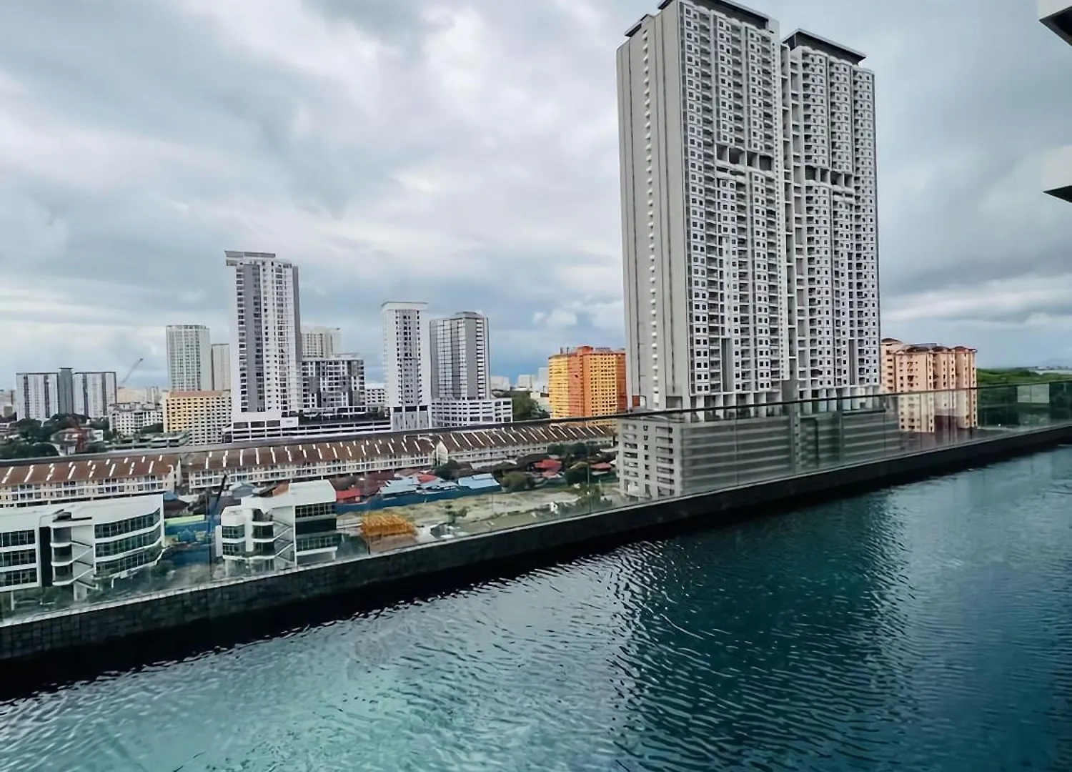 Apartment Urban Suites L L 6Pax 2R2B L Seaview &Cityview L Georgetown Jelutong